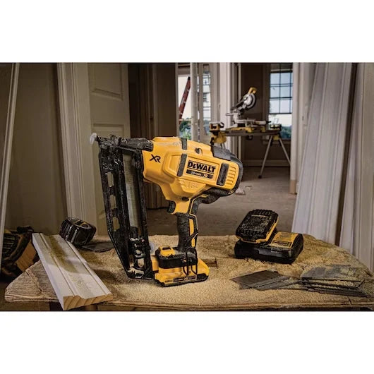 DEWALT DCN660D1 20V MAX* XR® 16 GA Angled Finish Nailer - Kit