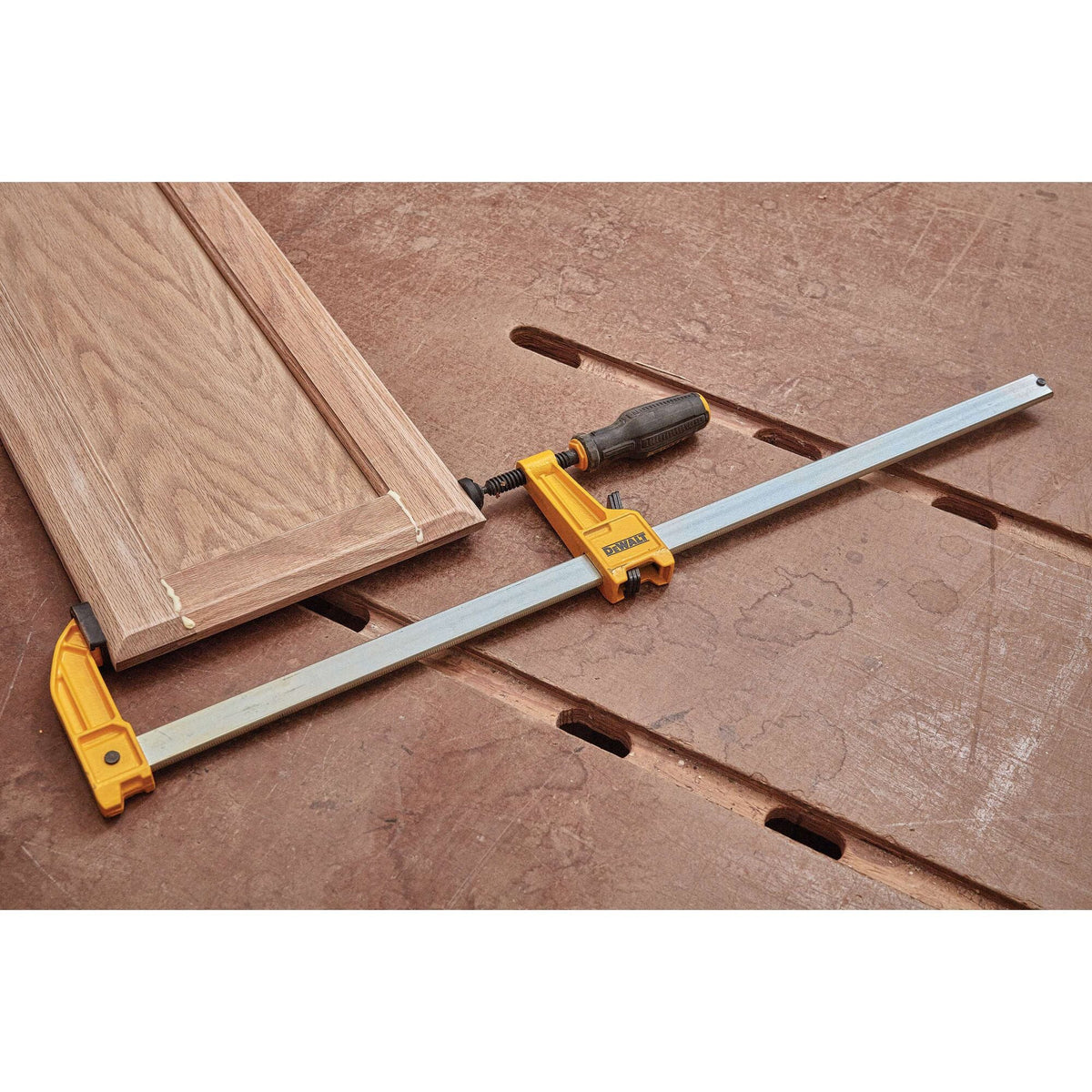 DeWalt DWHT83264 6 in Heavy-Duty Bar Clamp