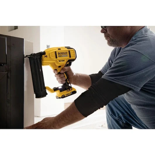 DEWALT DCN680D1 20V MAX* XR® 18 GA Cordless Brad Nailer Kit