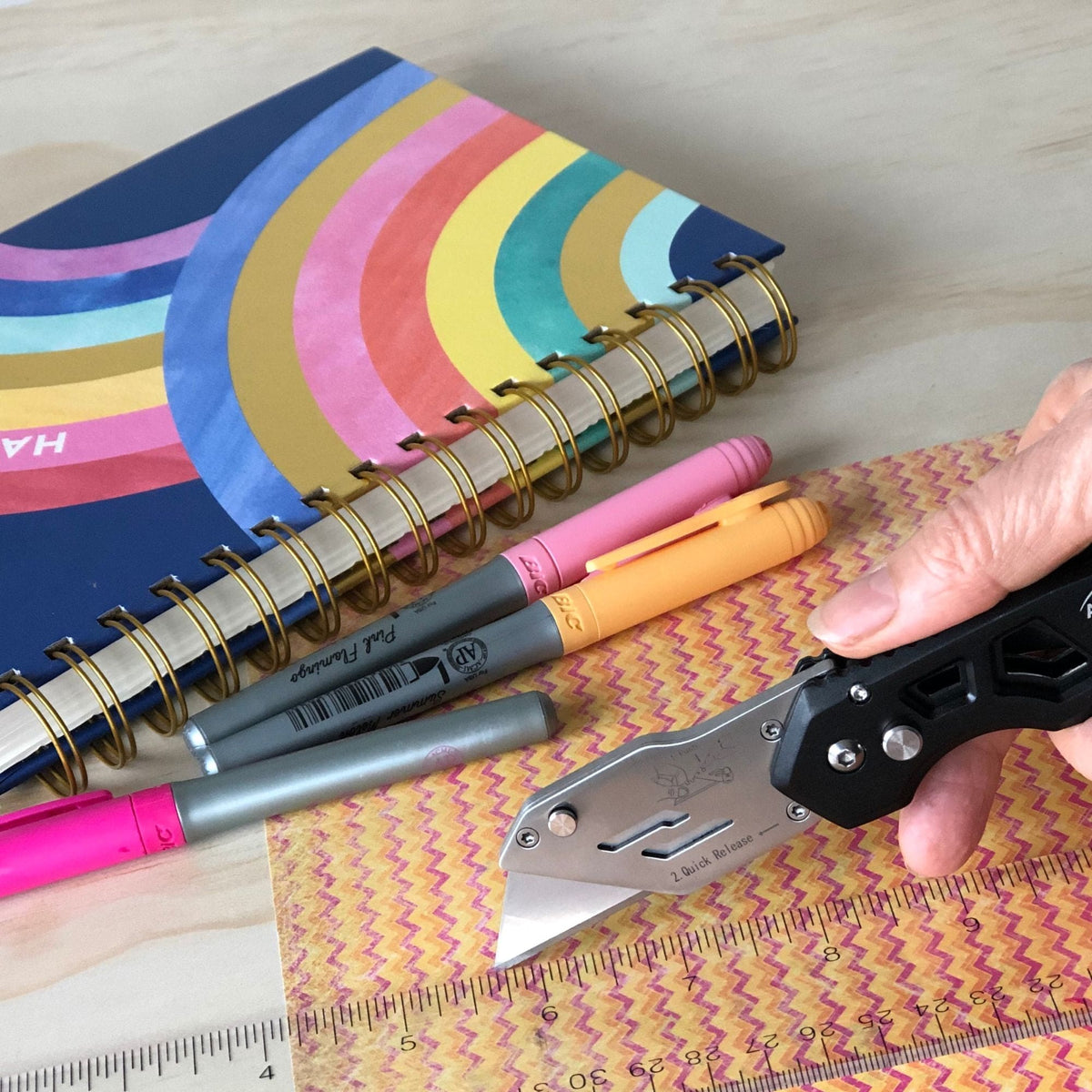 Ergonomic Stainless Steel, Lightweight, Foldable Black Utility Knife with Carabiner Clip and Fast-Change Blade - DT5017
