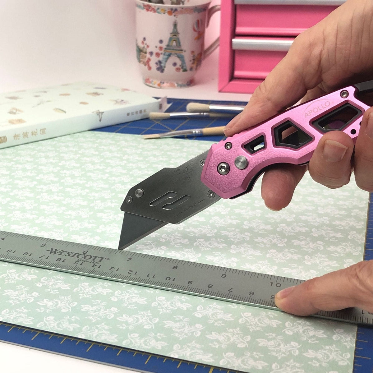 Ergonomic Stainless Steel, Lightweight, Foldable Pink Utility Knife with Carabiner Clip and Fast-Change Blade - DT5017P