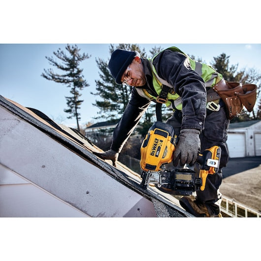 DEWALT DCN45RNB 20V MAX* 15° Cordless Coil Roofing Nailer (Bare Tool)